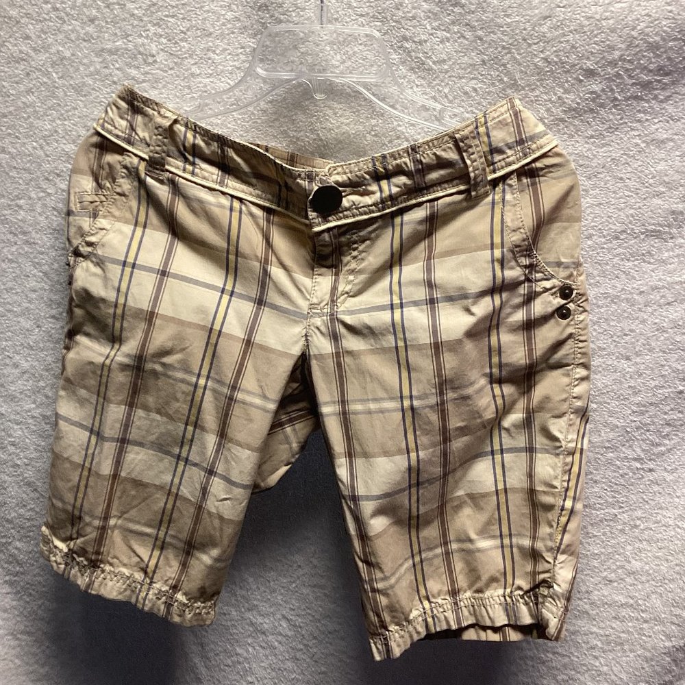 DKNY size 9 beige with yellow/brown stripes shorts